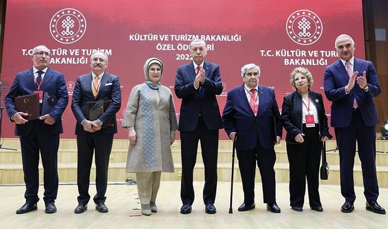 Cumhurbaşkanı Erdoğan: Türkiyenin kültür iklimini tek tipleştiren mahalle baskısını reddediyoruz