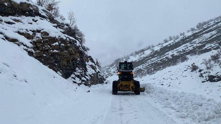 Şırnak kara teslim oldu, 9 köy yolu ulaşıma kapandı