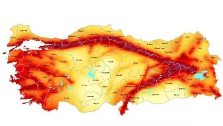 İngiliz uzmanlar Türkiyedeki yıkıcı depremi değerlendirdi: Günlerce devam edecek
