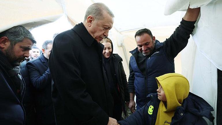 Cumhurbaşkanı Erdoğan deprem bölgesinde duyurdu Depremzedelere 1 yıl kira desteği