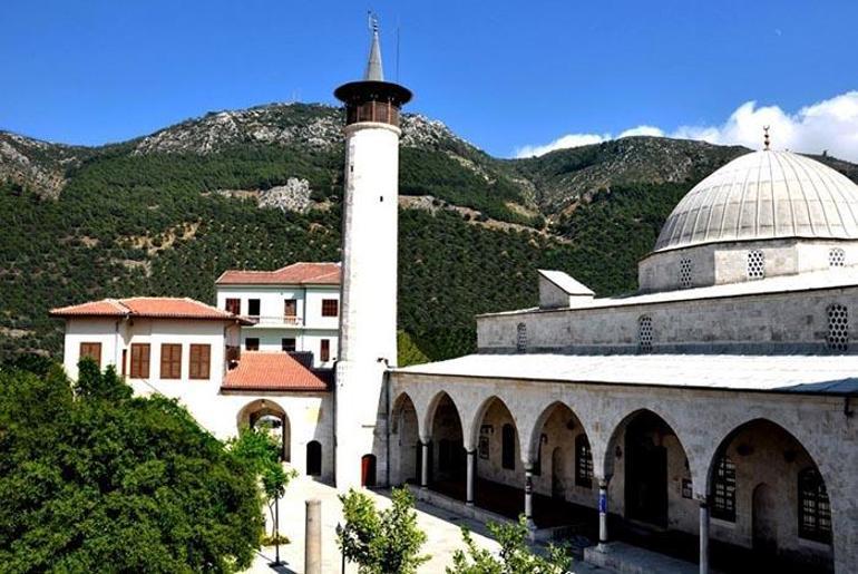 Antakyadaki 14 asırlık Habib-i Neccar Camisi depremde yıkıldı