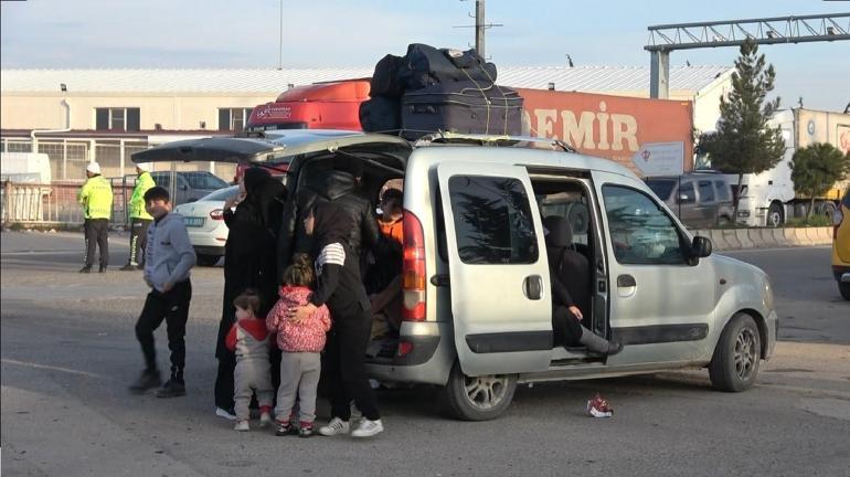 Depremler nedeniyle Suriyeliler ülkelerine dönüyor