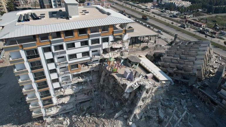 Müteahhit deprem sabahı kaçtı Kolonları kesme sebebi şoke etti