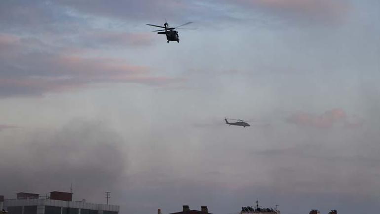 Askeri helikopter enkazdaki kediler için havalandı