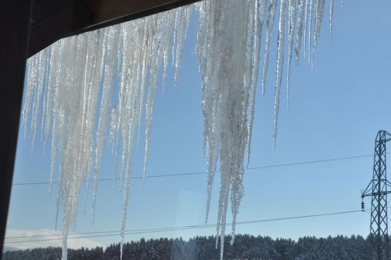 Kars’ta hava sıcaklığı eksi 21 derece olarak ölçüldü