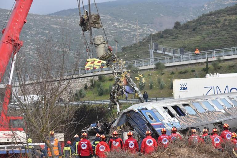 Yunanistanda tren kazası faciası Can kaybı 57 oldu