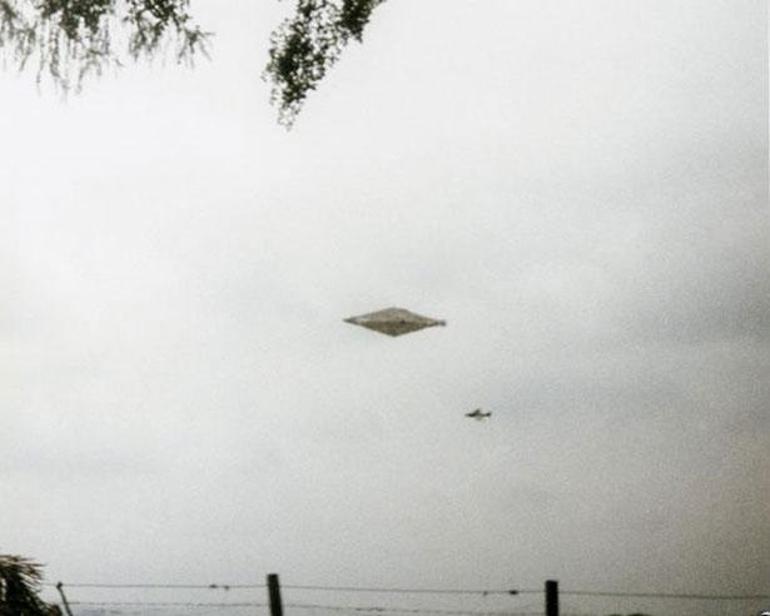 Gizli dosyanın şifresini kırdı İngilterenin en büyük UFO gizemi çözüldü