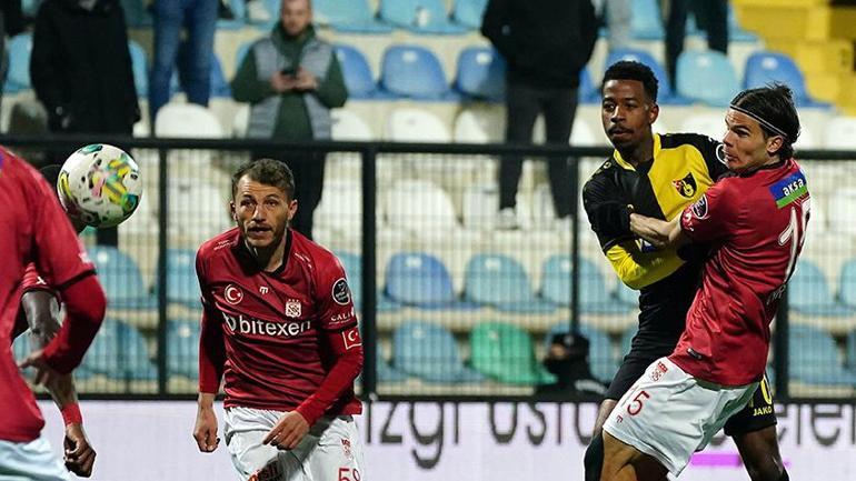 İstanbulspor seriye bağladı Sivassporu rahat geçti