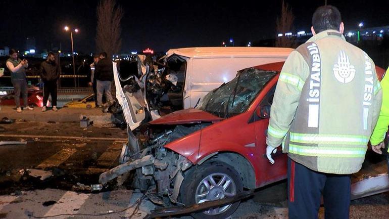 16 yaşındaki sürücünün kullandığı otomobil minibüse çarptı: 1 ölü 2 yaralı