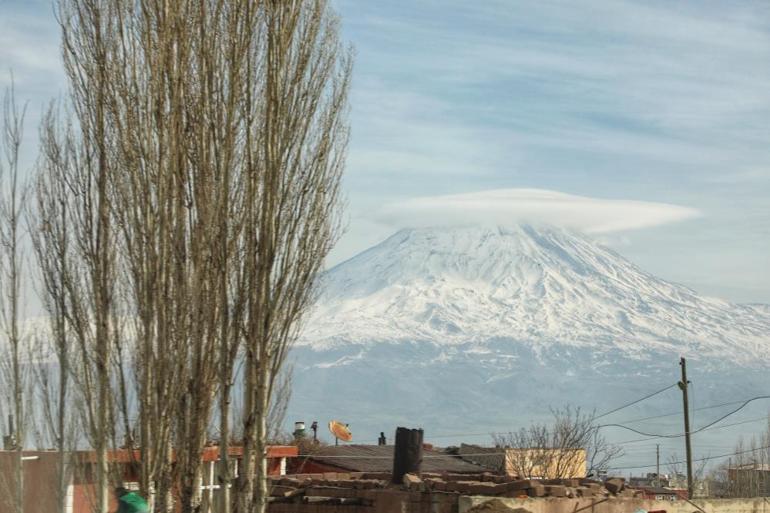 Türkiyenin çatısı Ağrı Dağında büyüleyen manzara