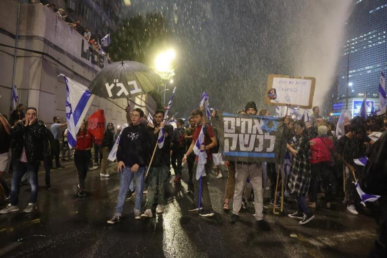 İsrailde halk sokağa indi Başbakan Netanyahuya büyük tepki