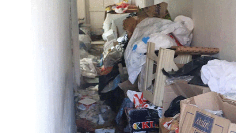Haber alınamayan kadının çöp evde yaşadığı ortaya çıktı