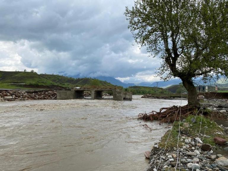 Derecikte iki gündür sağanak aralıksız devam ediyor