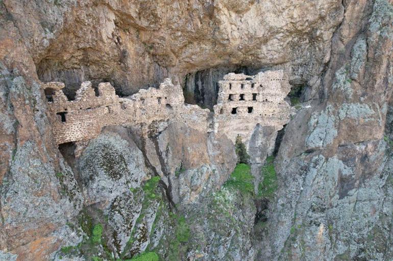 Ankaranın yıllara meydan okuyan gizemli manastırı