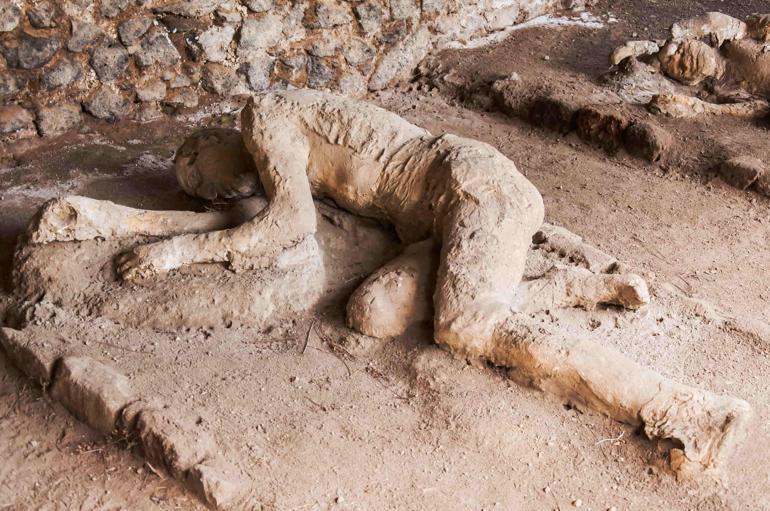 Pompeiide şaşkına çeviren keşif Beyni cama dönüştü