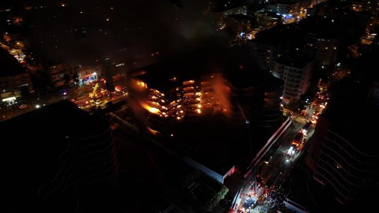 İzmirde korkutan yangın Alevler şehrin her yerinden görüldü