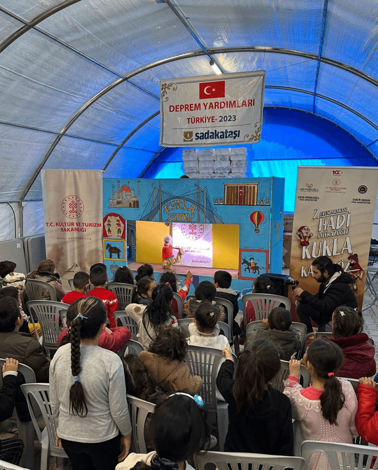 2. Uluslararası Hadi Poyrazoğlu Kukla ve Karagöz Festivali deprem bölgesinde
