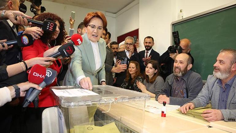 İYİ Parti lideri Meral Akşener Üsküdarda oyunu kullandı