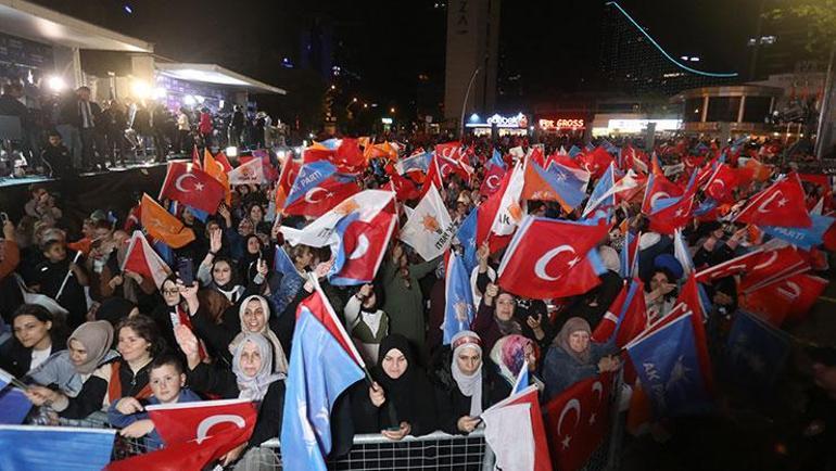 Cumhurbaşkanı Erdoğandan Ankarada balkon konuşması: İlk turda biteceğine inanıyoruz