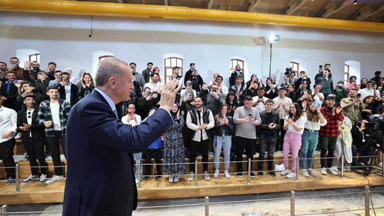 Cumhurbaşkanı Erdoğan gençlerle buluştu: Umutsuzluk dalgalarına asla prim vermeyin