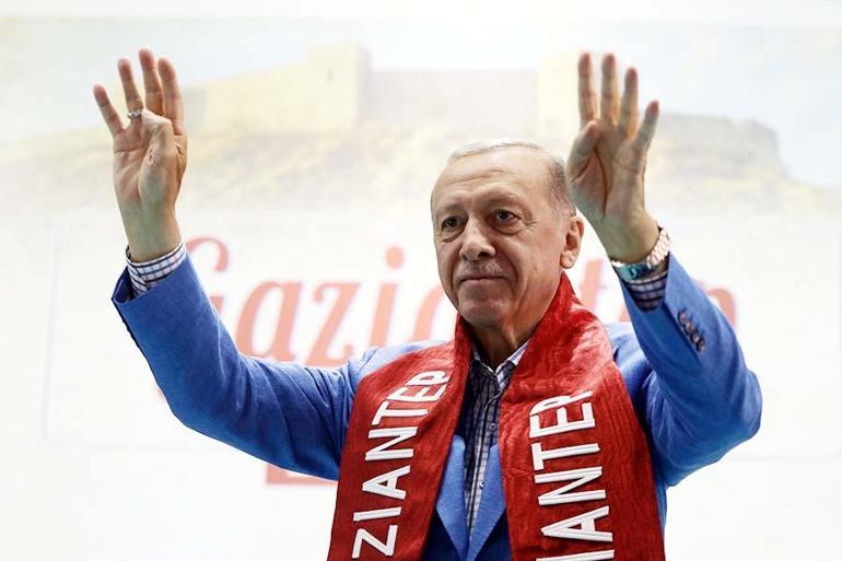 Cumhurbaşkanı Erdoğan: Depremzede vatandaşlarımızı terk etmedik