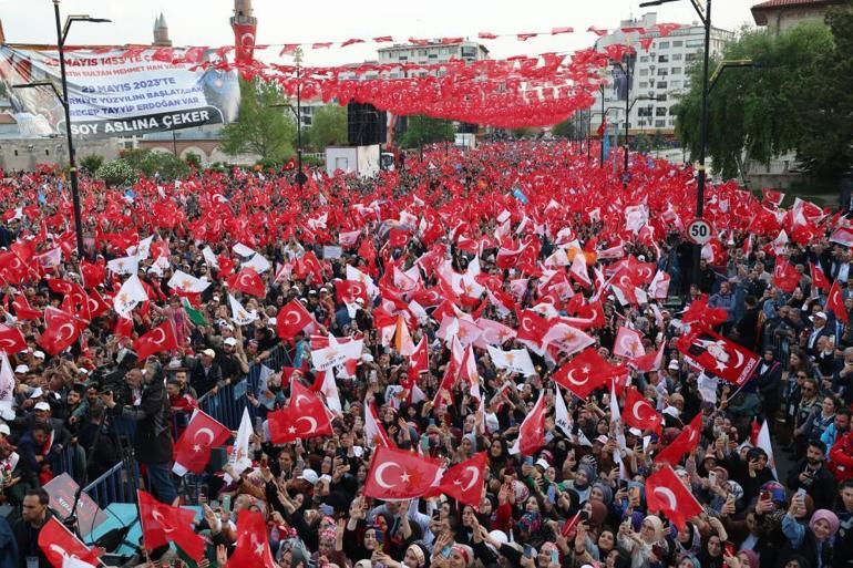 Erdoğan: Depremzedeye hakaret dibin dibidir, bunu yapanların insanlıkla alakası olamaz