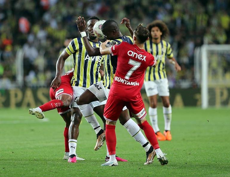 Fenerbahçe, Antalyasporu 2-0 mağlup etti