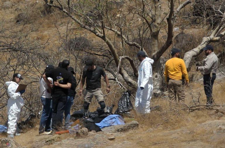 Meksikada dehşet Uçurumun kenarında 45 torba ceset bulundu