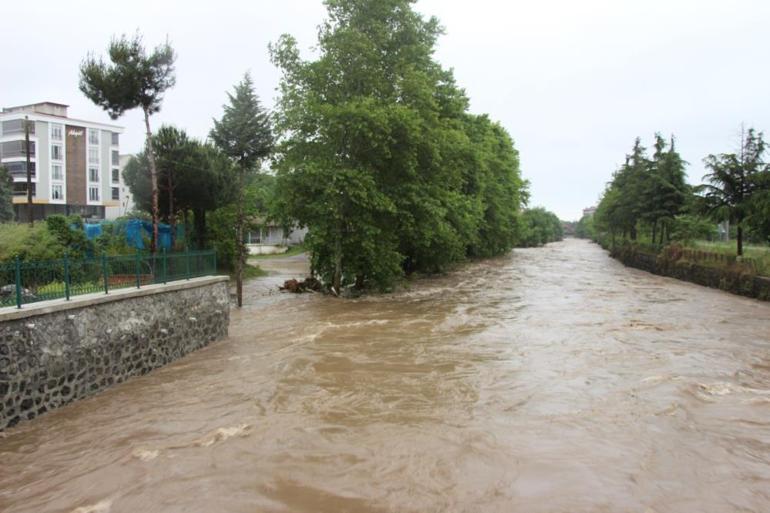 Samsunda etkili olan sağanak yağış barajı doldurdu