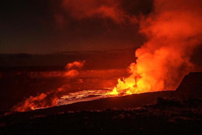 Hawaiideki Kilauea Yanardağı yeniden patladı