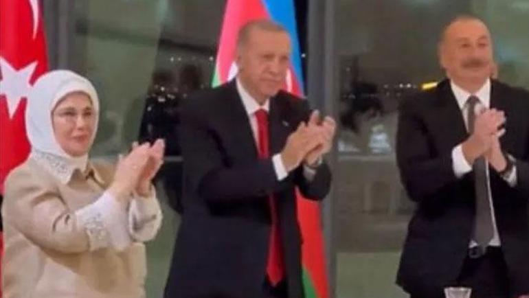 Erdoğan ve Aliyev ayakta alkışladı Azerinin söylediği türkü geceye damga vurdu