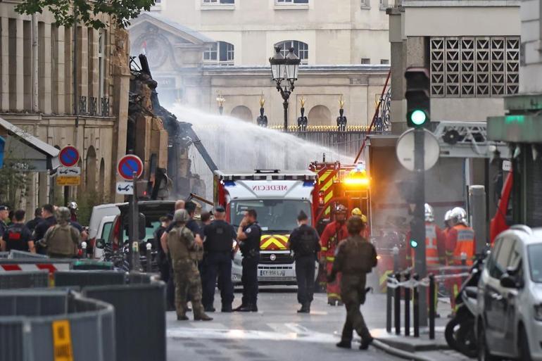 Paris’te korkutan patlama Alevler şehrin her yerinden görüldü