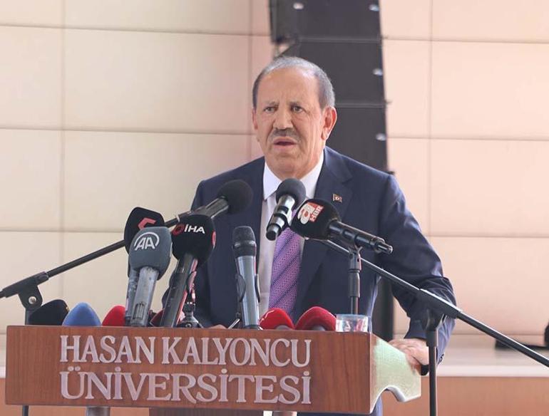 Bakan Bak, Hasan Kalyoncu Üniversitesi’nin mezuniyet törenine katıldı