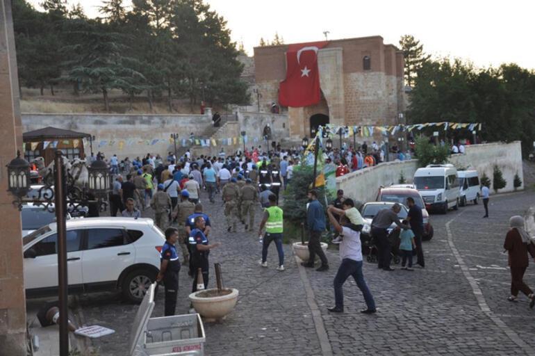 Türkiye, 15 Temmuz şehitlerini unutmadı Yurtta duygulandıran görüntüler