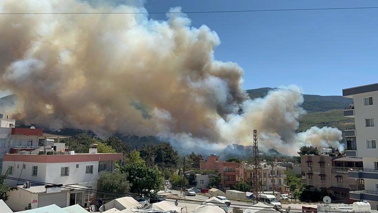 Hatay’da orman yangını 3 ev yandı, bölge tahliye ediliyor