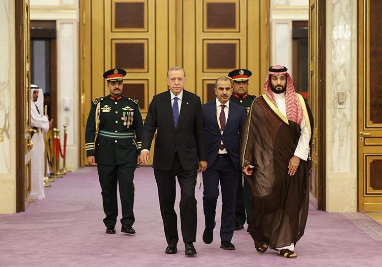 Cumhurbaşkanı Erdoğan, Suudi Arabistan Veliaht Prensi Selman ile bir araya geldi