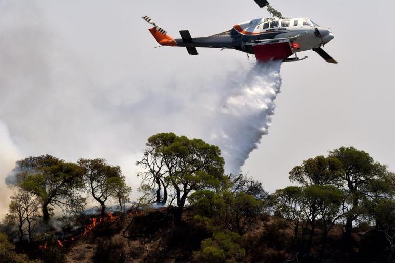 Yunanistanda yangın felaketi Alevler giderek yayılıyor, OHAL ilan edildi