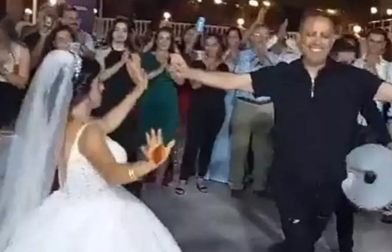 Haluk Levent, depremzede çiftin düğününe katıldı