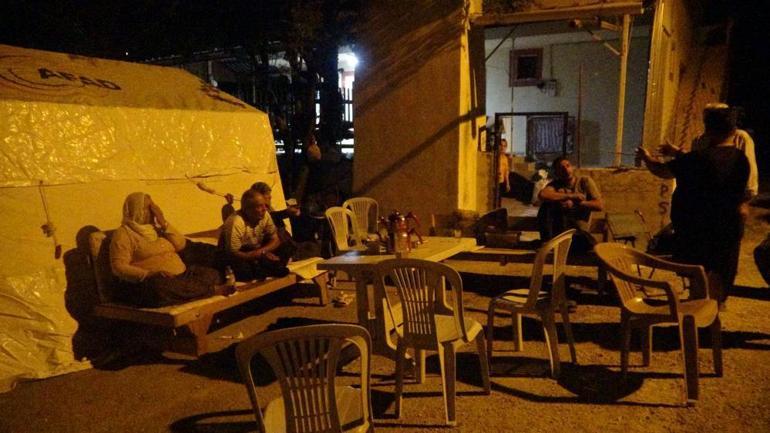 Kozanda deprem korkusu Vatandaşlar geceyi çadırda geçiriyor