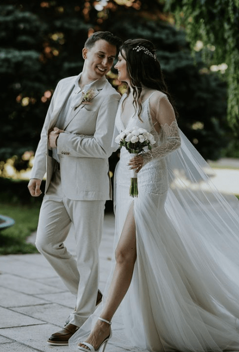 Oyuncu Başak Güröz ile Canberk Türkeç evlendi