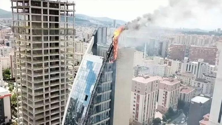 Son dakika: Ataşehirde 17 katlı iş merkezinde yangın