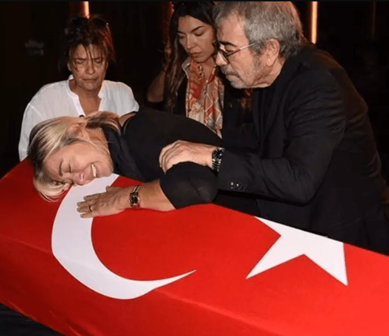 Gülenay Kalkan hayatını kaybeden eşi Tarık Ünlüoğlunun doğum gününü kutladı