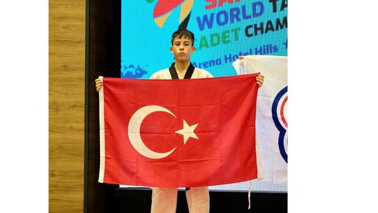 Milli taekwondocumuz Utku Kap, Dünya Yıldızlar Taekwondo Şampiyonası’nda gümüş madalya kazandı