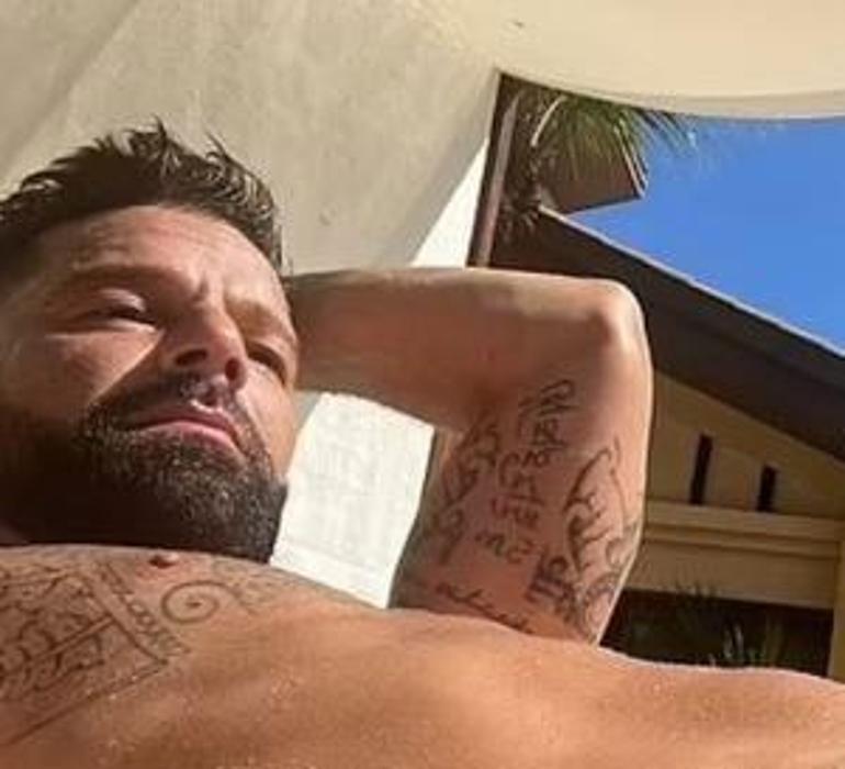 Ricky Martinden olay poz Boşanma yaramadı