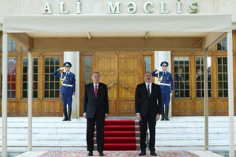 Cumhurbaşkanı Erdoğan Nahçıvanda Aliyev tarafından karşılandı