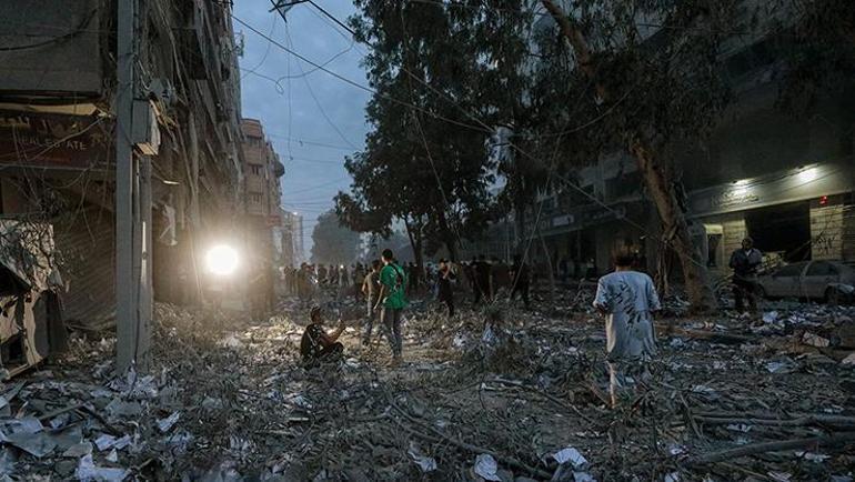 Hamas İsraile sızdı, Şabat baskını Gazze gece boyunca bombalandı