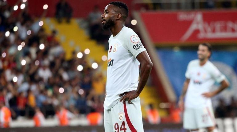 Galatasarayda hayal kırıklığı... Yeni transferle yollar ayrılıyor