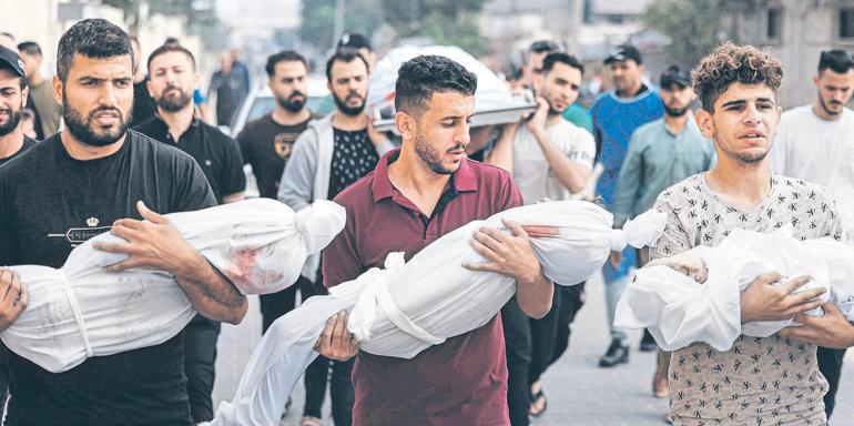 Gazzede en kanlı gece Yüzlerce sivil öldü