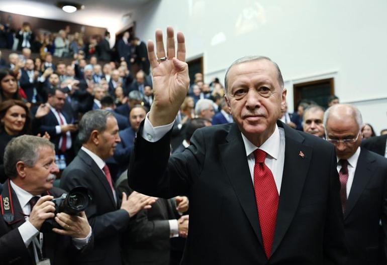 Cumhurbaşkanı Erdoğan duyurdu Çalışan emeklilere 5 bin lira ikramiye
