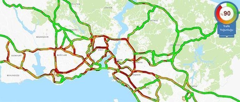 İstanbulda sağanak trafiği felç etti Yoğunluk yüzde 90a ulaştı